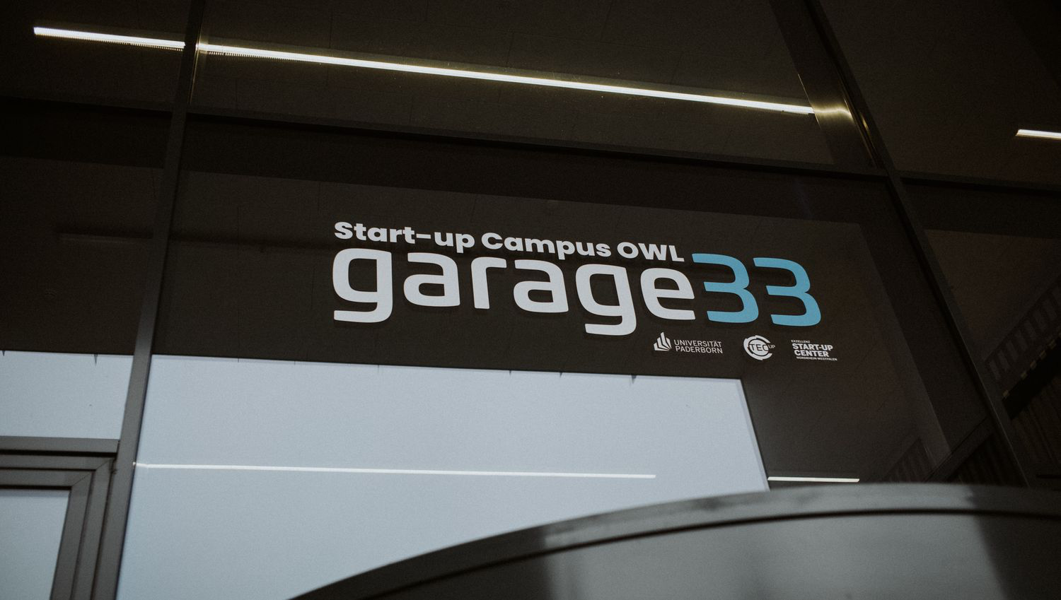 Garage33 Start-up Campus OWL Schild